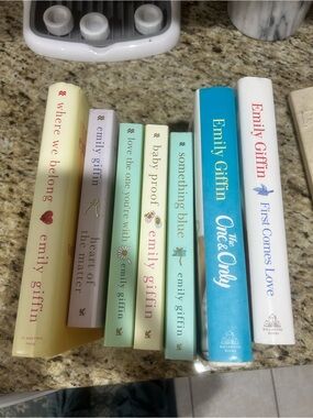 Emily Giffin Book Collection (7)